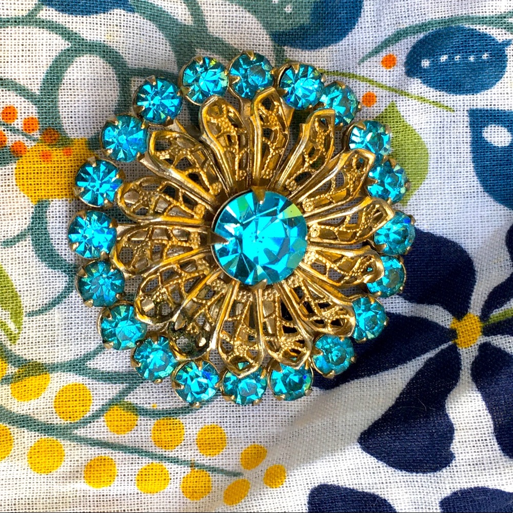 VINTAGE AQUA BLUE PIN